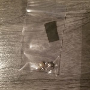 Vantel Pearl "Love" charm